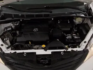 ✅ 2016 Toyota Sienna L • VIN: 5TDZK3DC5GS711420 • Лот: 85431125. Опубликован ранее на Copart с пробегом 69 830 миль. Бесплатный доступ к архиву аукционных продаж из США и подробный отчёт об истории автомобиля на DreamBid. Изображение 15.