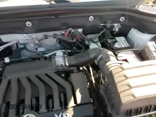 ✅ 2018 Volkswagen Atlas Launch Edition • VIN: 1V2HR2CAXJC512632 • Лот: 89317295. Опубликован ранее на Copart с пробегом 54 080 миль. Бесплатный доступ к архиву аукционных продаж из США и подробный отчёт об истории автомобиля на DreamBid. Изображение 14.