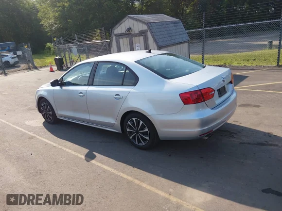 ✅ 2014 Volkswagen Jetta SE • VIN: 3VWD17AJ1EM240478 • Лот: 45500993. Опубликован ранее на IAAI с пробегом 133 063 миль. Бесплатный доступ к архиву аукционных продаж из США и подробный отчёт об истории автомобиля на DreamBid. Изображение 3.