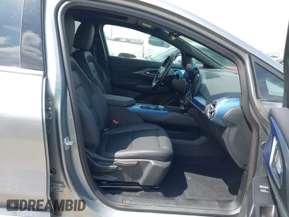 ✅ 2025 Chevrolet Equinox EV LT2 • VIN: 3GN7DNRP8SS265154 • Lot: 44760262. Wystawiony na IAAI z przebiegiem 4 240 mil. Bezpłatny archiwum sprzedaży aukcyjnych z USA i szczegółowy raport historii pojazdu na DreamBid. Zdjęcie 5.
