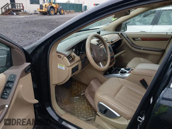 ✅ 2008 Mercedes-Benz R 3.5L • VIN: 4JGCB65E68A075351 • Lot: 42165121. Wystawiony na IAAI z przebiegiem 72 944 mil. Bezpłatny archiwum sprzedaży aukcyjnych z USA i szczegółowy raport historii pojazdu na DreamBid. Zdjęcie 5.