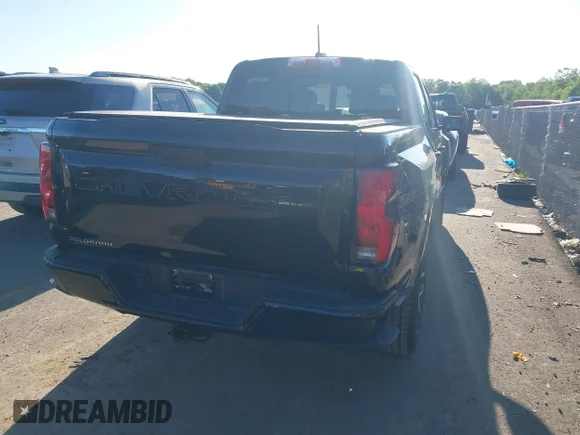 ✅ 2023 Chevrolet Colorado 4WD Z71 • VIN: 1GCPTDEK1P1245322 • Lot: 45230856. Listed on IAAI with 20,705 mi. Free auction sales archive from the USA and detailed vehicle history report at DreamBid. Image 4.