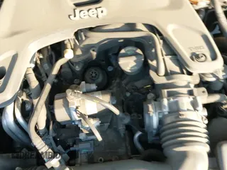 ✅ 2021 Jeep Wrangler Unlimited Sport Altitude • VIN: 1C4HJXDGXMW662493 • Lot: 41288957. Wystawiony na IAAI z przebiegiem 64 808 mil. Bezpłatny archiwum sprzedaży aukcyjnych z USA i szczegółowy raport historii pojazdu na DreamBid. Zdjęcie 20.