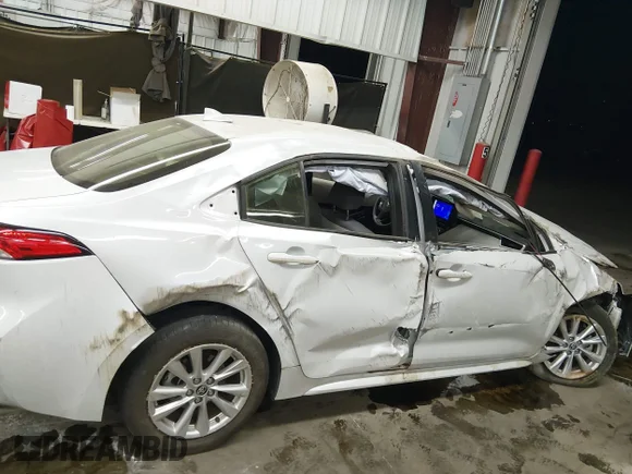 ✅ 2024 Toyota Corolla Hybrid LE • VIN: JTDBCMFE2R3055734 • Lot: 44302770. Wystawiony na IAAI z przebiegiem 19 111 mil. Bezpłatny archiwum sprzedaży aukcyjnych z USA i szczegółowy raport historii pojazdu na DreamBid. Zdjęcie 6.