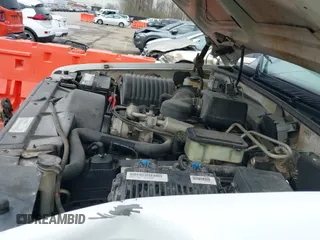 ✅ 1999 GMC Sierra 3500 • VIN: 1GTHK34RXXR517500 • Lot: 41848410. Wystawiony na IAAI z przebiegiem 193 829 mil. Bezpłatny archiwum sprzedaży aukcyjnych z USA i szczegółowy raport historii pojazdu na DreamBid. Zdjęcie 19.