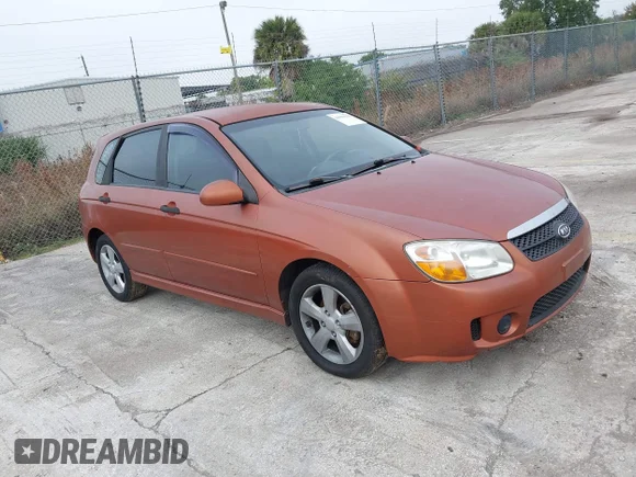 ✅ 2008 Kia Spectra • VIN: KNAFE161485015565 • Lot: 44078136. Wystawiony na IAAI z przebiegiem 165 176 mil. Bezpłatny archiwum sprzedaży aukcyjnych z USA i szczegółowy raport historii pojazdu na DreamBid. Zdjęcie 1.