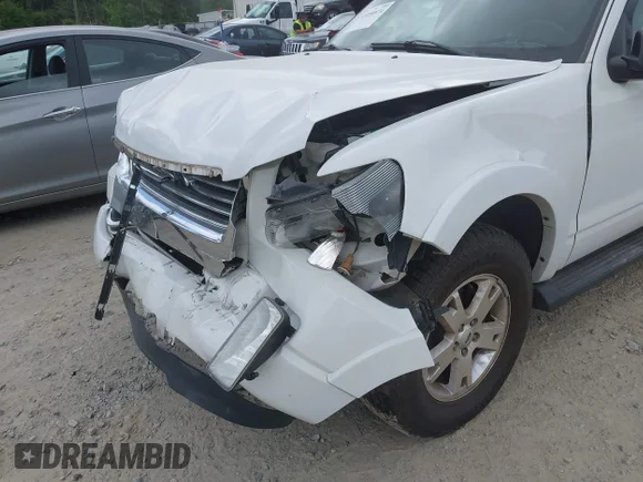 ✅ 2009 Ford Explorer XLT • VIN: 1FMEU73809UA13997 • Лот: 45050874. Опубліковано раніше на IAAI з пробігом 142 294 миль. Безкоштовний доступ до архіву аукціонних продажів зі США та докладний звіт про історію автомобіля на DreamBid. Зображення 6.