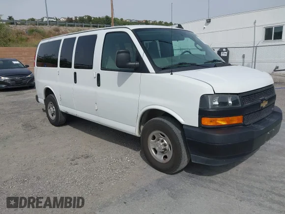 ✅ 2020 Chevrolet Express Passenger LS • VIN: 1GAWGEFG6L1235386 • Lot: 44699732. Listed on IAAI with 72,516 mi. Free auction sales archive from the USA and detailed vehicle history report at DreamBid. Image 1.