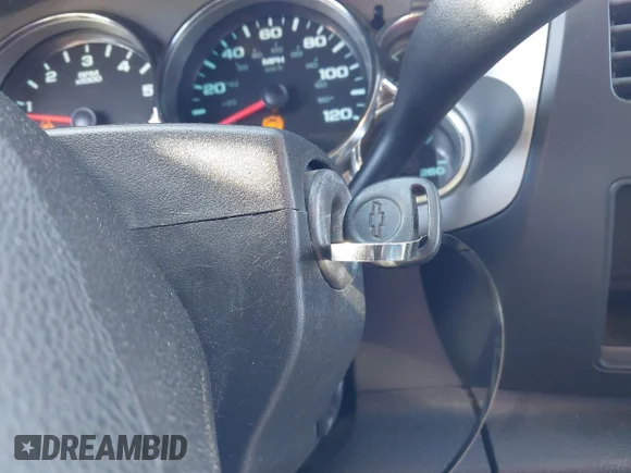 ✅ 2009 Chevrolet Silverado 1500 LT • VIN: 2GCEC29J891100627 • Lot: 43763852. Listed on IAAI with 217,121 mi. Free auction sales archive from the USA and detailed vehicle history report at DreamBid. Image 11.