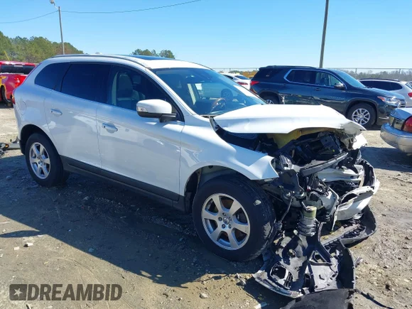 ✅ 2012 Volvo XC60 3.2L • VIN: YV4952DLXC2292822 • Lot: 41586352. Wystawiony na IAAI z przebiegiem 164 965 mil. Bezpłatny archiwum sprzedaży aukcyjnych z USA i szczegółowy raport historii pojazdu na DreamBid. Zdjęcie 1.