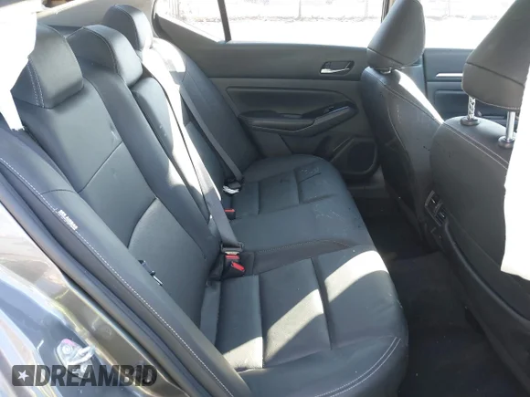 ✅ 2024 Nissan Altima SL • VIN: 1N4BL4EV0RN397355 • Lot: 44390602. Wystawiony na IAAI z przebiegiem 33 338 mil. Bezpłatny archiwum sprzedaży aukcyjnych z USA i szczegółowy raport historii pojazdu na DreamBid. Zdjęcie 8.