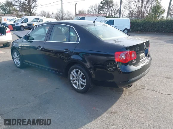 ✅ 2007 Volkswagen Jetta Wolfsburg Edition • VIN: 3VWEF71K07M155794 • Lot: 44102839. Wystawiony na IAAI z przebiegiem 104 512 mil. Bezpłatny archiwum sprzedaży aukcyjnych z USA i szczegółowy raport historii pojazdu na DreamBid. Zdjęcie 3.