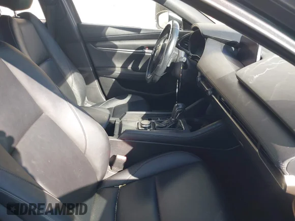 ✅ 2021 Mazda 3 Select • VIN: JM1BPAKL7M1337170 • Lot: 44015426. Listed on IAAI with 80,079 mi. Free auction sales archive from the USA and detailed vehicle history report at DreamBid. Image 5.