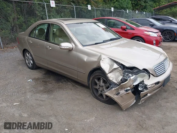 ✅ 2004 Mercedes-Benz C 240 • VIN: WDBRF81JX4F466354 • Lot: 43377397. Wystawiony na IAAI z przebiegiem 200 129 mil. Bezpłatny archiwum sprzedaży aukcyjnych z USA i szczegółowy raport historii pojazdu na DreamBid. Zdjęcie 1.