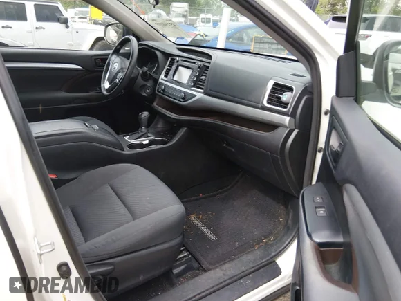 ✅ 2016 Toyota Highlander LE Plus • VIN: 5TDBKRFHXGS239650 • Lot: 45196023. Listed on IAAI with 80,036 mi. Free auction sales archive from the USA and detailed vehicle history report at DreamBid. Image 5.