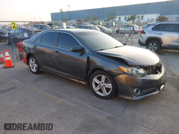 ✅ 2014 Toyota Camry LE • VIN: 4T1BF1FK2EU443459 • Лот: 43804520. Опубликован ранее на IAAI с пробегом 84 808 миль. Бесплатный доступ к архиву аукционных продаж из США и подробный отчёт об истории автомобиля на DreamBid. Изображение 1.