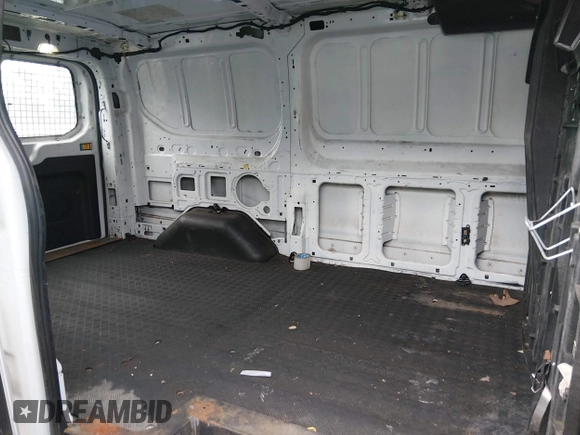 ✅ 2015 Ford Transit Cargo • VIN: 1FTNR1ZM4FKA89821 • Lot: 44695772. Wystawiony na IAAI z przebiegiem 104 101 mil. Bezpłatny archiwum sprzedaży aukcyjnych z USA i szczegółowy raport historii pojazdu na DreamBid. Zdjęcie 8.