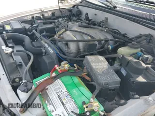 ✅ 1997 Toyota 4Runner Limited • VIN: JT3HN87R3V0075374 • Lot: 42425213. Wystawiony na IAAI z przebiegiem 270 932 mil. Bezpłatny archiwum sprzedaży aukcyjnych z USA i szczegółowy raport historii pojazdu na DreamBid. Zdjęcie 13.