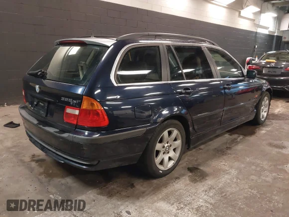 ✅ 2001 BMW 3 Series 325i • VIN: WBAAW33471ET40170 • Lot: 41676906. Wystawiony na IAAI z przebiegiem 141 867 mil. Bezpłatny archiwum sprzedaży aukcyjnych z USA i szczegółowy raport historii pojazdu na DreamBid. Zdjęcie 4.