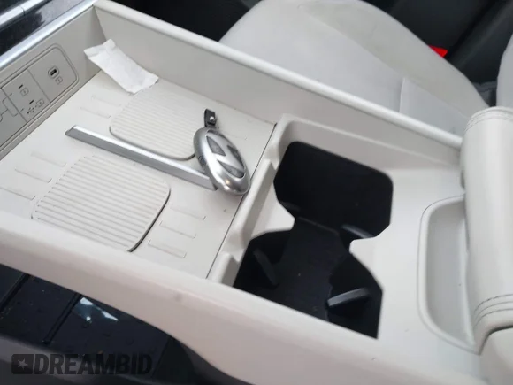 ✅ 2024 Hyundai Santa Fe SE • VIN: 5NMP1DGL0RH033127 • Лот: 44003192. Опубліковано раніше на IAAI з пробігом 10 370 миль. Безкоштовний доступ до архіву аукціонних продажів зі США та докладний звіт про історію автомобіля на DreamBid. Зображення 11.