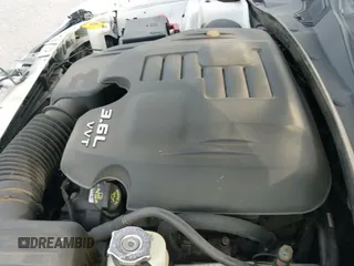 ✅ 2018 Chrysler 300 Touring L • VIN: 2C3CCAAG5JH140472 • Lot: 43248284. Wystawiony na IAAI z przebiegiem 112 203 mil. Bezpłatny archiwum sprzedaży aukcyjnych z USA i szczegółowy raport historii pojazdu na DreamBid. Zdjęcie 19.