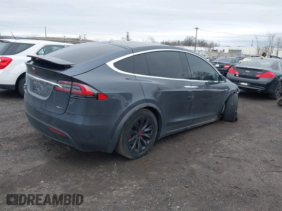 ✅ 2016 Tesla Model X 70D • VIN: 5YJXCBE22GF021391 • Lot: 41812474. Wystawiony na IAAI z przebiegiem 81 490 mil. Bezpłatny archiwum sprzedaży aukcyjnych z USA i szczegółowy raport historii pojazdu na DreamBid. Zdjęcie 4.