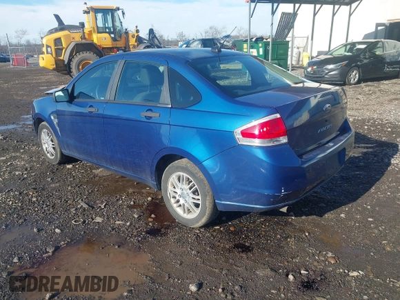 ✅ 2008 Ford Focus SE • VIN: 1FAHP35N18W137547 • Lot: 44188621. Wystawiony na IAAI z przebiegiem 119 598 mil. Bezpłatny archiwum sprzedaży aukcyjnych z USA i szczegółowy raport historii pojazdu na DreamBid. Zdjęcie 3.