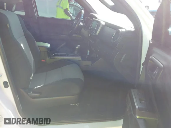 ✅ 2021 Toyota Tacoma TRD Sport • VIN: 3TYDZ5BN3MT003849 • Lot: 43265520. Wystawiony na IAAI z przebiegiem 138 194 mil. Bezpłatny archiwum sprzedaży aukcyjnych z USA i szczegółowy raport historii pojazdu na DreamBid. Zdjęcie 5.