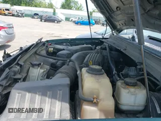 ✅ 2010 Ford F-250 XL • VIN: 1FTSX2B55AEB34547 • Lot: 42579306. Wystawiony na IAAI z przebiegiem 125 938 mil. Bezpłatny archiwum sprzedaży aukcyjnych z USA i szczegółowy raport historii pojazdu na DreamBid. Zdjęcie 19.