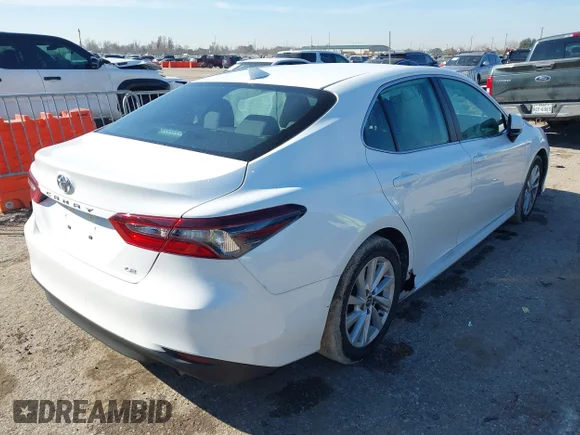 ✅ 2023 Toyota Camry LE • VIN: 4T1C11AK1PU802698 • Lot: 44244231. Wystawiony na IAAI z przebiegiem 42 161 mil. Bezpłatny archiwum sprzedaży aukcyjnych z USA i szczegółowy raport historii pojazdu na DreamBid. Zdjęcie 4.