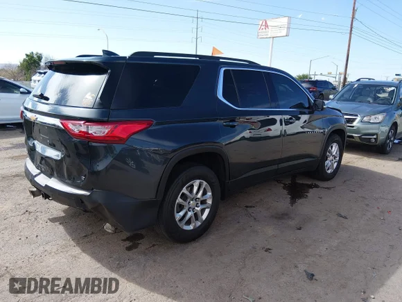 ✅ 2021 Chevrolet Traverse LT Cloth • VIN: 1GNERGKW4MJ236406 • Lot: 44984117. Wystawiony na IAAI z przebiegiem 93 418 mil. Bezpłatny archiwum sprzedaży aukcyjnych z USA i szczegółowy raport historii pojazdu na DreamBid. Zdjęcie 4.