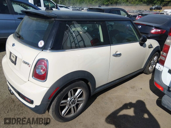 ✅ 2012 MINI Hardtop S • VIN: WMWSV3C59CTY19432 • Лот: 45290846. Опубликован ранее на IAAI с пробегом 131 516 миль. Бесплатный доступ к архиву аукционных продаж из США и подробный отчёт об истории автомобиля на DreamBid. Изображение 4.