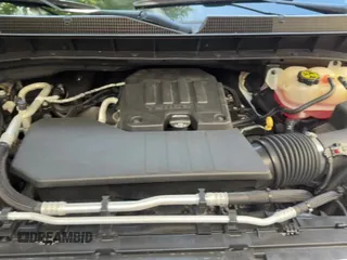 ✅ 2020 Chevrolet Silverado 1500 Custom • VIN: 1GCRWBEK0LZ203904 • Lot: 80130305. Wystawiony na Copart z przebiegiem 79 038 mil. Bezpłatny archiwum sprzedaży aukcyjnych z USA i szczegółowy raport historii pojazdu na DreamBid. Zdjęcie 11.