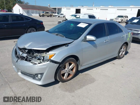 ✅ 2014 Toyota Camry SE • VIN: 4T1BF1FK2EU451982 • Lot: 44335210. Wystawiony na IAAI z przebiegiem 232 629 mil. Bezpłatny archiwum sprzedaży aukcyjnych z USA i szczegółowy raport historii pojazdu na DreamBid. Zdjęcie 2.