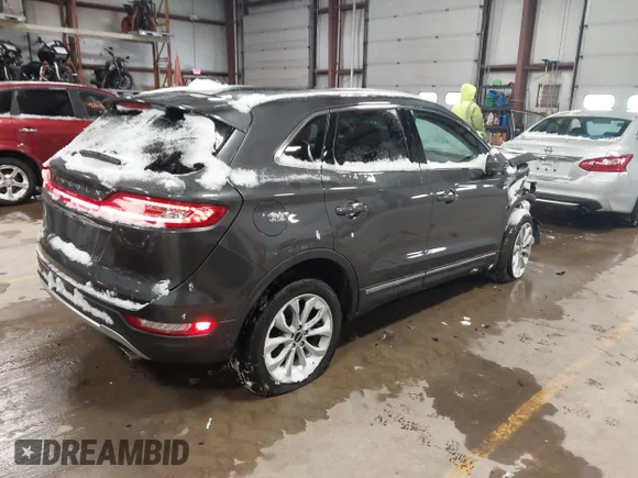 ✅ 2019 Lincoln MKC Select • VIN: 5LMCJ2D97KUL37588 • Lot: 44222164. Wystawiony na IAAI z przebiegiem 68 667 mil. Bezpłatny archiwum sprzedaży aukcyjnych z USA i szczegółowy raport historii pojazdu na DreamBid. Zdjęcie 4.