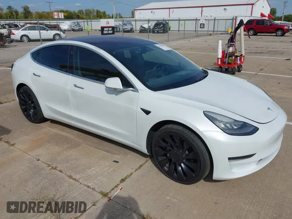 ✅ 2018 Tesla Model 3 Long Range Battery • VIN: 5YJ3E1EB4JF131269 • Лот: 43235987. Опубликован ранее на IAAI с пробегом 100 020 миль. Бесплатный доступ к архиву аукционных продаж из США и подробный отчёт об истории автомобиля на DreamBid. Изображение 1.