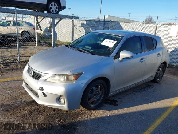 ✅ 2012 Lexus CT 200h Premium • VIN: JTHKD5BHXC2081240 • Lot: 44521755. Wystawiony na IAAI z przebiegiem 146 157 mil. Bezpłatny archiwum sprzedaży aukcyjnych z USA i szczegółowy raport historii pojazdu na DreamBid. Zdjęcie 2.