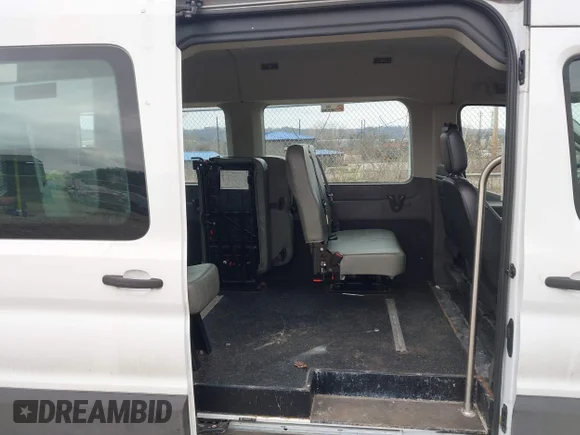 ✅ 2020 Ford Transit Passenger XL • VIN: 1FBAX2C87LKA89043 • Lot: 44543994. Wystawiony na IAAI z przebiegiem 57 979 mil. Bezpłatny archiwum sprzedaży aukcyjnych z USA i szczegółowy raport historii pojazdu na DreamBid. Zdjęcie 8.