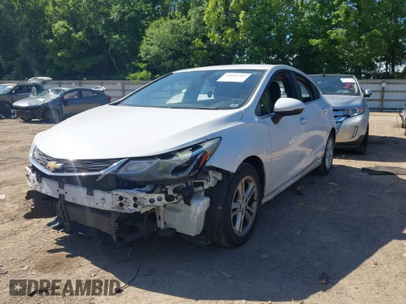 ✅ 2017 Chevrolet Cruze LT • VIN: 3G1BE6SM2HS523353 • Лот: 45095307. Опубликован ранее на IAAI с пробегом 187 059 миль. Бесплатный доступ к архиву аукционных продаж из США и подробный отчёт об истории автомобиля на DreamBid. Изображение 2.