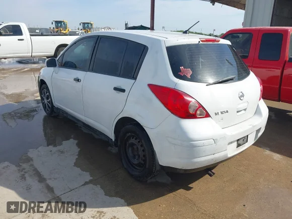 ✅ 2010 Nissan Versa S • VIN: 3N1BC1CP2AL444681 • Lot: 42156118. Wystawiony na IAAI z przebiegiem 243 948 mil. Bezpłatny archiwum sprzedaży aukcyjnych z USA i szczegółowy raport historii pojazdu na DreamBid. Zdjęcie 3.