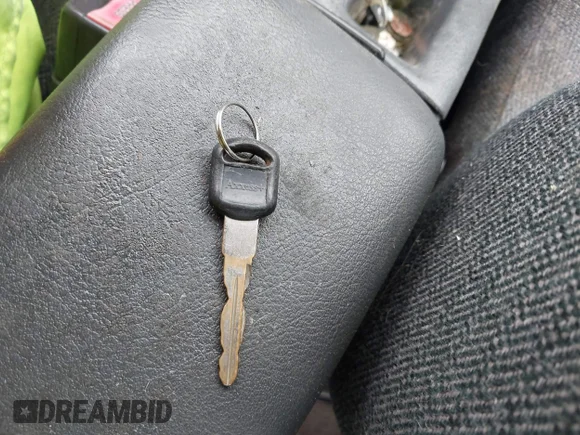 ✅ 2004 Chevrolet Cavalier • VIN: 1G1JC12F647134679 • Lot: 42238985. Wystawiony na IAAI z przebiegiem 191 947 mil. Bezpłatny archiwum sprzedaży aukcyjnych z USA i szczegółowy raport historii pojazdu na DreamBid. Zdjęcie 11.