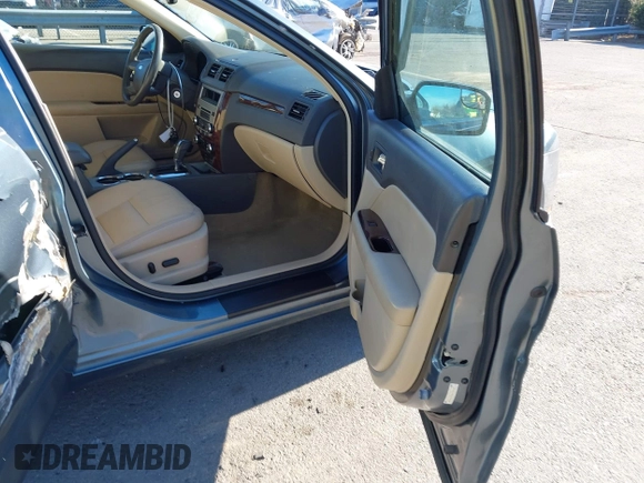 ✅ 2011 Ford Fusion SEL • VIN: 3FAHP0JA1BR159026 • Lot: 44562846. Wystawiony na IAAI z przebiegiem 110 754 mil. Bezpłatny archiwum sprzedaży aukcyjnych z USA i szczegółowy raport historii pojazdu na DreamBid. Zdjęcie 5.