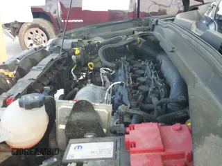 ✅ 2021 Jeep Renegade Latitude • VIN: ZACNJDBB9MPN34989 • Lot: 43345052. Wystawiony na IAAI z przebiegiem 53 668 mil. Bezpłatny archiwum sprzedaży aukcyjnych z USA i szczegółowy raport historii pojazdu na DreamBid. Zdjęcie 21.