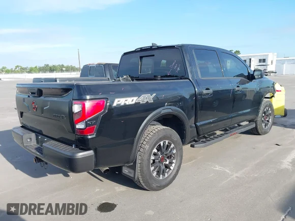 ✅ 2023 Nissan Titan SV • VIN: 1N6AA1ED8PN113367 • Lot: 43152563. Wystawiony na IAAI z przebiegiem 21 243 mil. Bezpłatny archiwum sprzedaży aukcyjnych z USA i szczegółowy raport historii pojazdu na DreamBid. Zdjęcie 4.