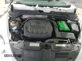 ✅ 2018 Volkswagen Beetle Dune • VIN: 3VWSD7AT0JM714804 • Lot: 94648615. Wystawiony na Copart z przebiegiem 120 630 mil. Bezpłatny archiwum sprzedaży aukcyjnych z USA i szczegółowy raport historii pojazdu na DreamBid. Zdjęcie 15.