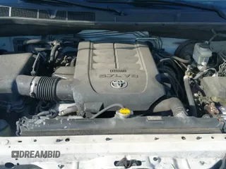 ✅ 2012 Toyota Sequoia Limited • VIN: 5TDJY5G12CS069153 • Лот: 42298136. Опубликован ранее на IAAI с пробегом 389 406 миль. Бесплатный доступ к архиву аукционных продаж из США и подробный отчёт об истории автомобиля на DreamBid. Изображение 19.