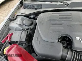 ✅ 2017 Chrysler 300 Limited • VIN: 2C3CCARG2HH657808 • Lot: 90887455. Wystawiony na Copart z przebiegiem 120 251 mil. Bezpłatny archiwum sprzedaży aukcyjnych z USA i szczegółowy raport historii pojazdu na DreamBid. Zdjęcie 13.