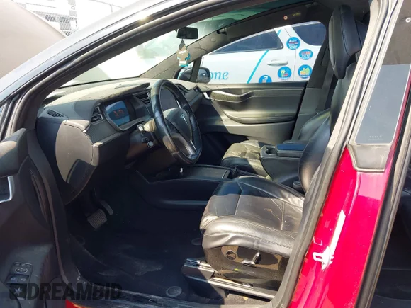 ✅ 2017 Tesla Model X 90D • VIN: 5YJXCAE20HF039268 • Лот: 43229767. Опубліковано раніше на IAAI з пробігом 113 186 миль. Безкоштовний доступ до архіву аукціонних продажів зі США та докладний звіт про історію автомобіля на DreamBid. Зображення 5.