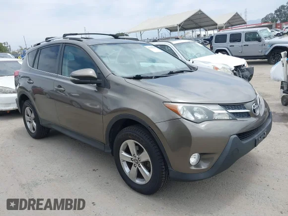 ✅ 2015 Toyota RAV4 XLE • VIN: 2T3WFREV7FW186741 • Lot: 45550866. Wystawiony na IAAI z przebiegiem 157 286 mil. Bezpłatny archiwum sprzedaży aukcyjnych z USA i szczegółowy raport historii pojazdu na DreamBid. Zdjęcie 1.
