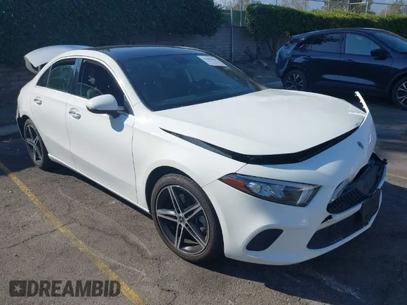 ✅ 2019 Mercedes-Benz A 220 • VIN: WDD3G4EB9KW019808 • Lot: 40488046. Wystawiony na IAAI z przebiegiem 53 061 mil. Bezpłatny archiwum sprzedaży aukcyjnych z USA i szczegółowy raport historii pojazdu na DreamBid. Zdjęcie 1.